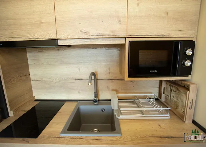 Family 3 아파트 *